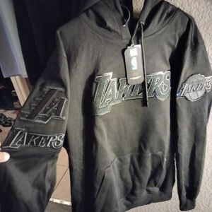 L.A Lakers hoodie black pro standard 80$ size 2x new , tags still on it.